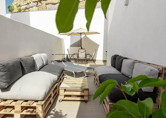 Дом отдыха Lmt46 - Modern Style Spacious Townhouse