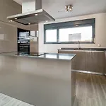 Lmt46 - Modern Style Spacious Townhouse Σπίτι διακοπών