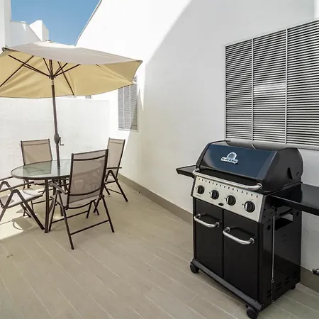 Lmt46 - Modern Style Spacious Townhouse Estepona