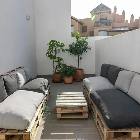 Lmt46 - Modern Style Spacious Townhouse Estepona