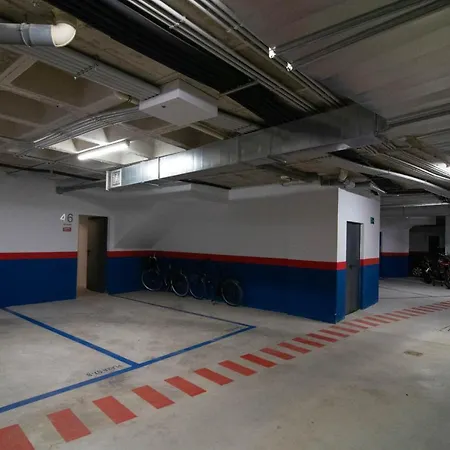 Lmt46 - Modern Style Spacious Townhouse