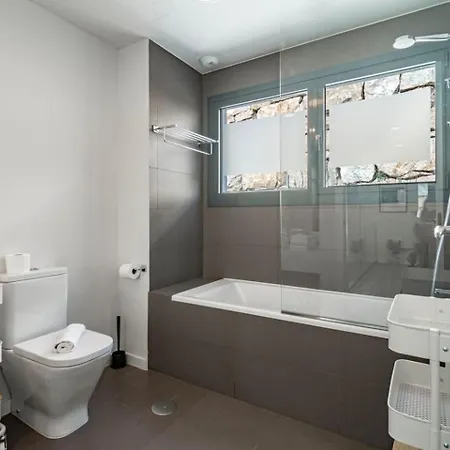 Lmt46 - Modern Style Spacious Townhouse Сasa de vacaciones *