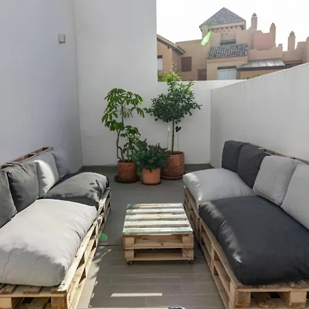 Lmt46 - Modern Style Spacious Townhouse Сasa de vacaciones Estepona