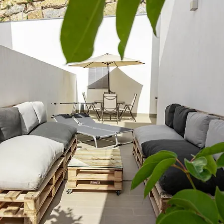 Feriehus Lmt46 - Modern Style Spacious Townhouse Estepona