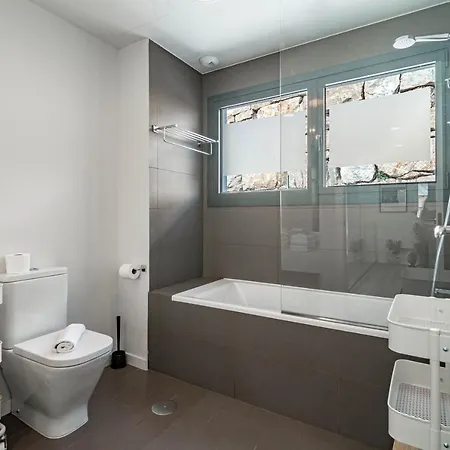 Feriehus Lmt46 - Modern Style Spacious Townhouse Estepona