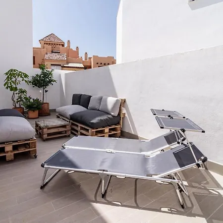 Lmt46 - Modern Style Spacious Townhouse Estepona