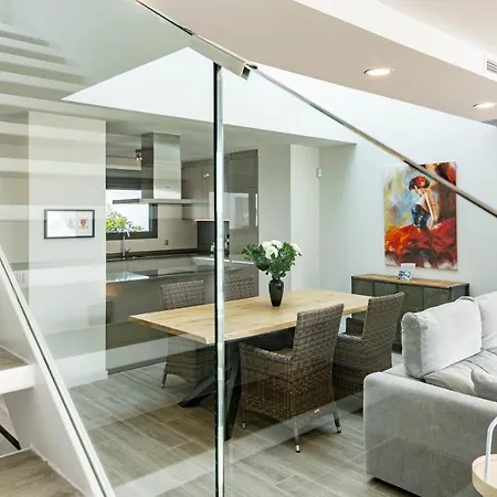 Lmt46 - Modern Style Spacious Townhouse Estepona
