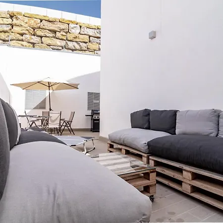 Lmt46 - Modern Style Spacious Townhouse