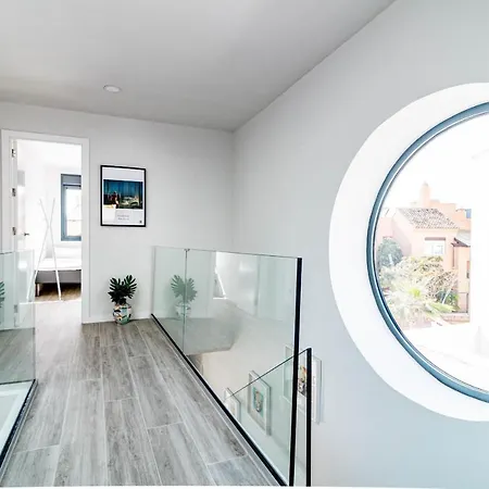 Lmt46 - Modern Style Spacious Townhouse Hébergement de vacances Estepona