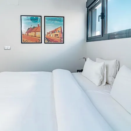 Lmt46 - Modern Style Spacious Townhouse Hébergement de vacances Estepona
