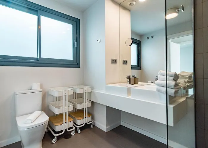 Lmt46 - Modern Style Spacious Townhouse Estepona