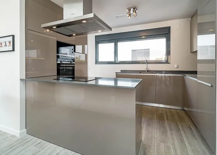 Lmt46 - Modern Style Spacious Townhouse Сasa de vacaciones