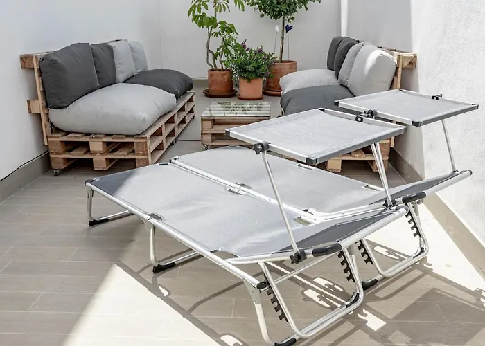 Lmt46 - Modern Style Spacious Townhouse