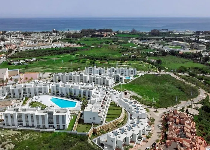 Lmt46 - Modern Style Spacious Townhouse Estepona